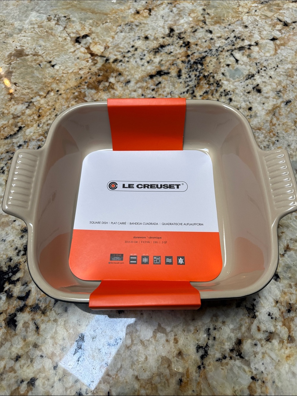 NWT. Le Creuset Square 9x9 Stoneware Dish in graphite color.